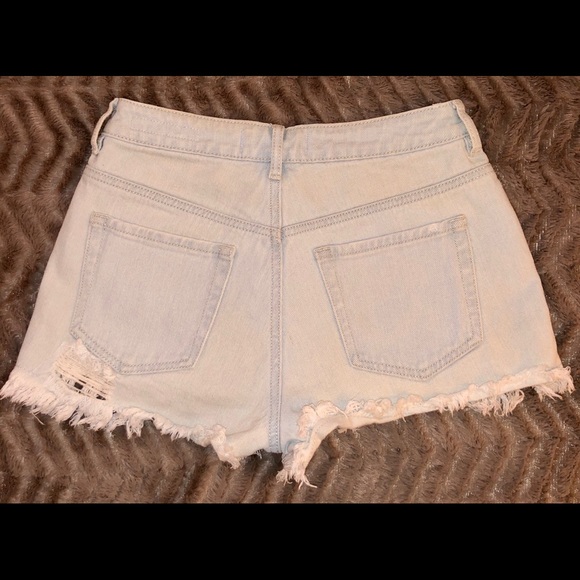 PACSUN Faded & distressed high rise denim shorts - Picture 3 of 5